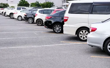 Gdzie zaparkować w Wałbrzychu? Sprawdź, zanim dostaniesz mandat!