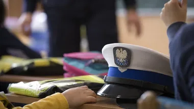 Hejt, przemoc i zagrożenia w sieci. Policjanci rozmawiali z uczniami w Wałbrzychu