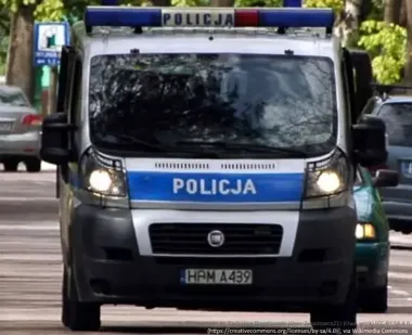 Pieszy wbiegł pod auto na ul. Długiej - ukarano go mandatem