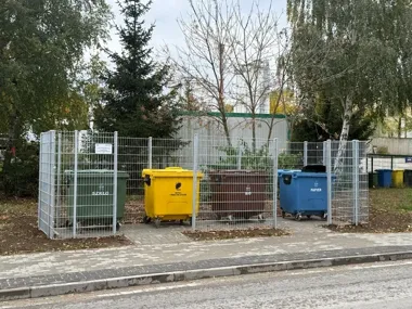 Nowe boksy na pojemniki stanęły przy trzech ulicach w Wałbrzychu