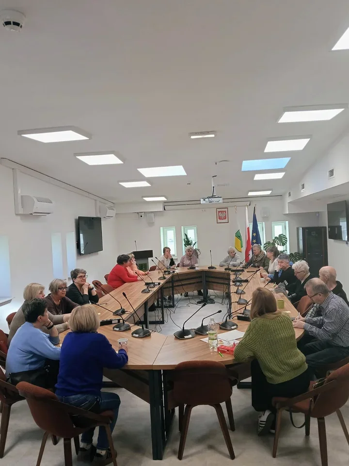 W Walimiu rozbrojono stare stereotypy. Seniorzy znaleźli się w centrum rozmowy