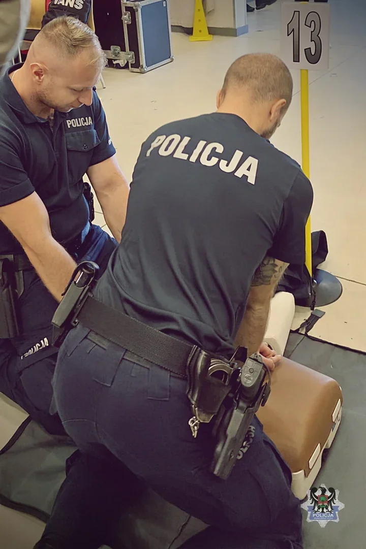 Policjanci i młodzież w Wałbrzychu bili rekord RKO