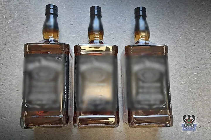 Po zabraniu whisky groził ochroniarzom. 30-latek trafił do policyjnej celi