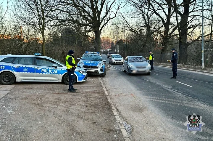 229 kierowców przebadanych 5:30 - 8:00 w Wałbrzychu - zero pijanych