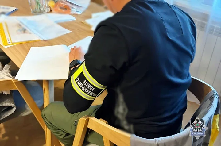 759 fałszywych faktur i auta warte fortunę - policja uderzyła w schemat