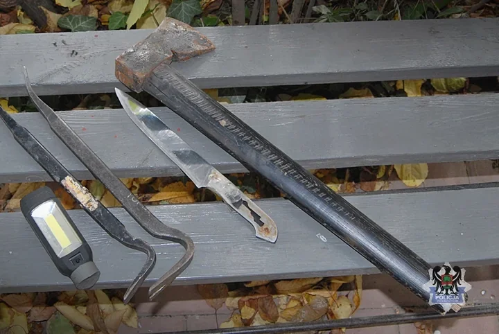 W Wałbrzychu złodzieje czekają na jeden sygnał z pustego domu