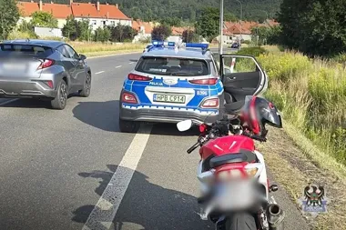 Policjanci sprawdzają motocyklistów w Wałbrzychu i powiecie