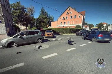 Trzy auta zderzyły się na Podgórzu. 29-latka dostała wysoki mandat