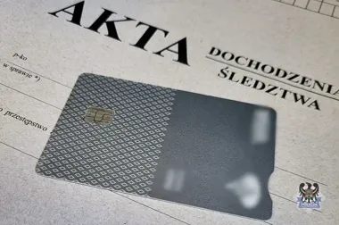 Znalazł kartę i ruszył na zakupy. Po blokadzie próbował płacić dalej