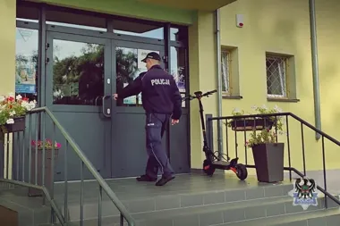 Policjanci bliżej szkół w Wałbrzychu. Wzmocnione patrole po wydarzeniach w kraju
