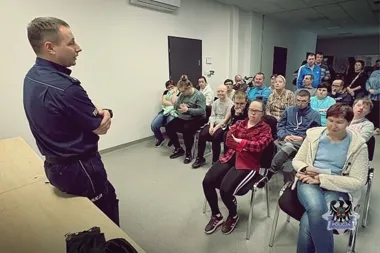 Nietypowa wizyta w komisariacie w Wałbrzychu. Była scenka zatrzymania