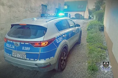 Dwóch kierujących pod lupą policji. Jeden jechał rowerem, drugi bez prawa jazdy