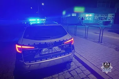 Dwie kawy pod kurtką, potem cios dla ochroniarza. 36-latek zatrzymany