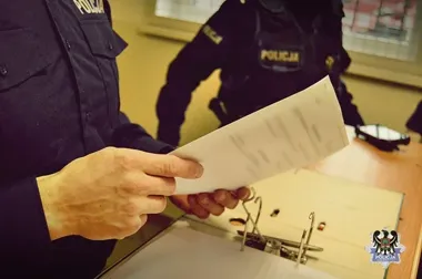 Dwie dewastacje w Wałbrzychu. Policja zatrzymała dwóch 22-latków
