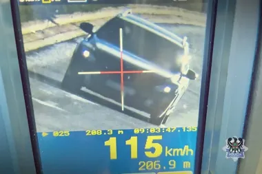 115 km/h przy ograniczeniu do 50. 57-latek stracił prawo jazdy w Wałbrzychu