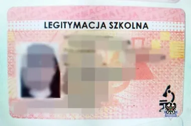 Fałszywa legitymacja miała dać tańszy przejazd - skończyło się zarzutem