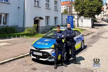 Policjanci weszli do zadymionego mieszkania. 38-latek spał obok garnka