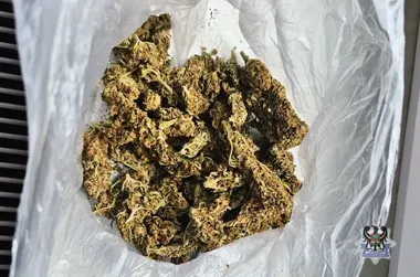 Marihuana w szafie i MDMA w mieszkaniu - policja zatrzymała dwóch mężczyzn