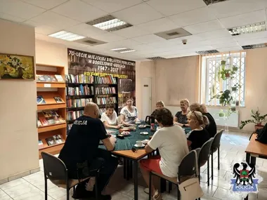 Seniorki z Boguszowa-Gorc usłyszały ostrzeżenie przed trikami oszustów