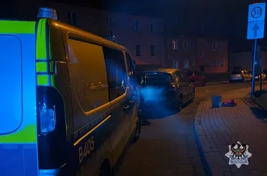 Nocna kontrola w Wałbrzychu odsłoniła tablicę kupioną w internecie