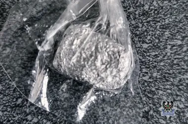 Trzy zatrzymania w kilkanaście godzin - policja znowu uderzyła w narkotyki