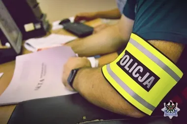 Kołpaki zniknęły z auta w Śródmieściu. 19-latek wpadł na Podzamczu