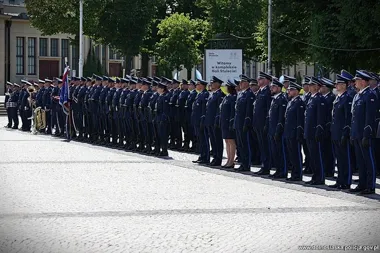 Wałbrzyscy policjanci z awansami. Komendant otrzymał wyższy stopień