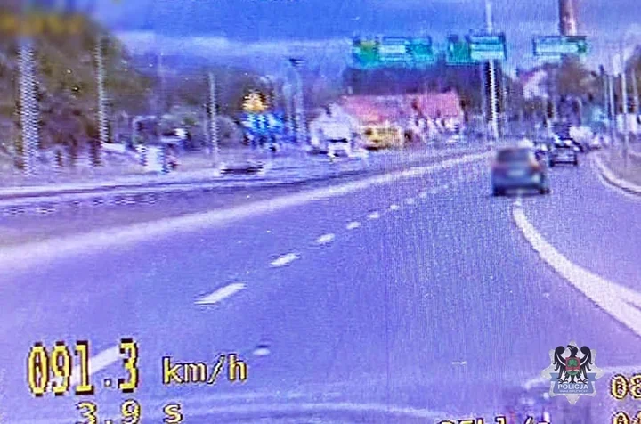 40-latka na wideorejestratorze - straciła prawo jazdy za 51 km/h ponad limit